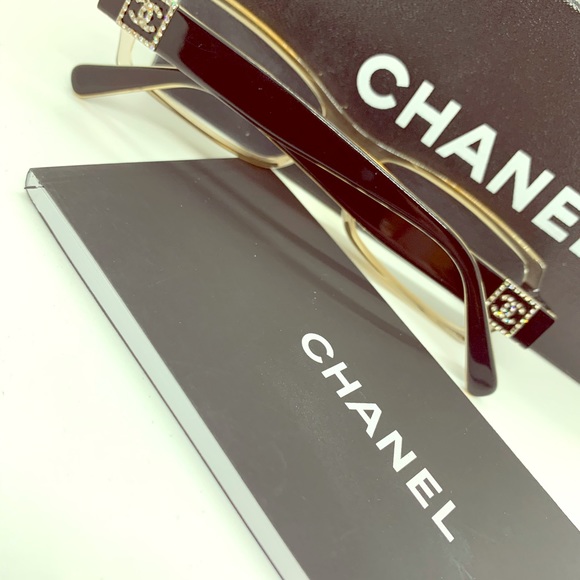CHANEL Accessories - CHANEL 3064B Eyeglasses